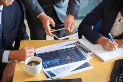 Pertumbuhan Ekonomi RI Melambat:  Bisakah Indonesia Tetap Berjaya di Tengah Badai Global?