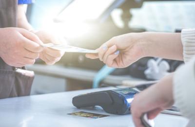 Pinjol Menggila! Saldo Tembus Rp80 Triliun, Tapi Kok Kredit Macet Makin Parah?