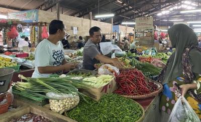 Harga Pangan Terkoreksi! Cabai Merah Anjlok, Beras Ikut-ikutan? Cek Update Terkini!