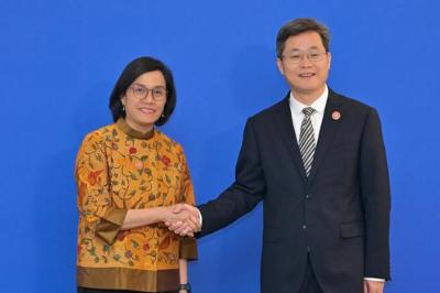 Sri Mulyani Bertemu Menkeu China: Bahas Apa di Balik Pintu Beijing?