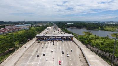 Libur Panjang Bikin Jakarta Lengang? 189 Ribu Kendaraan 'Kabur', Diskon Tol Menanti!