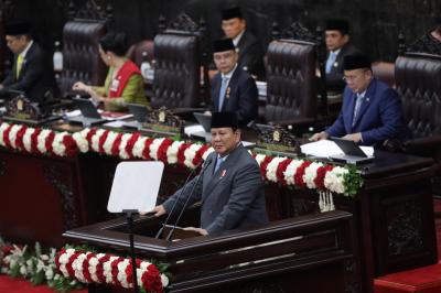 Prabowo Siapkan Amunisi Rp781 Triliun! Utang Baru untuk APBN 2026?