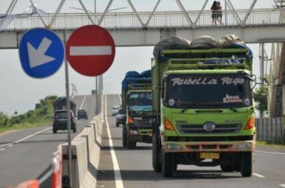 Jembatan Timbang Mandul? Kemenhub Siapkan Jurus Baru Berantas Truk ODOL!