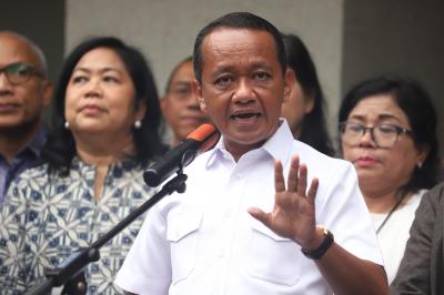 Shell Terancam PHK Massal? Bahlil Pasang Badan, Pertamina Diminta Lakukan Ini!