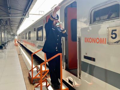 Rahasia Gaji Masinis & Kondektur KAI Terungkap! Fantastis?