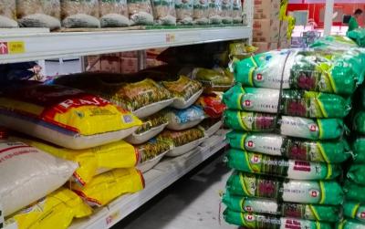 Harga Beras di Ritel Bikin Geleng Kepala? Bapanas Turun Tangan!