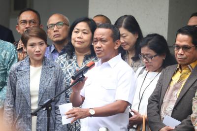 BBM Langka di SPBU Swasta? Menteri Bahlil Lempar Bola Panas ke Pelaku Usaha!