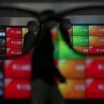 Kejutan di Bursa! IHSG Terkoreksi, Saham Milik Konglomerat Prajogo Pangestu Terjun Bebas!