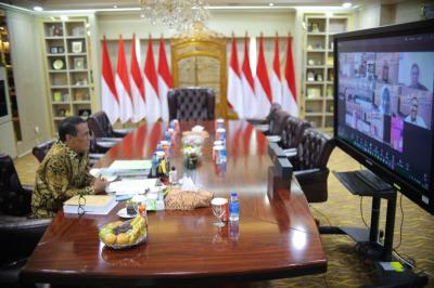 Mentan "Skakmat" Dirut BULOG! Ujian Disertasi S3 Berujung Debat Sengit?