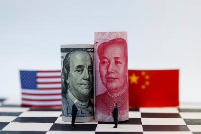 Trump Gebrak Meja! Tarif 100% ke China Picu Perang Dagang Jilid 2?
