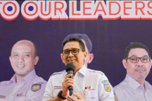 Tumbler KRL Jadi Sorotan, Dirut KCI Dicopot? Inilah Profil Penggantinya!