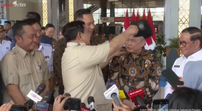 Gestur Tak Terduga! Prabowo "Sentil" Penampilan Menteri Saat Bahas Proyek Kereta Api Raksasa