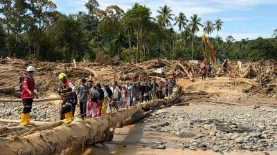 Terungkap! Strategi Jitu Askrindo Selamatkan UMKM Korban Banjir Sumatera dengan Dana Rp105 Juta, Ini Kunci Kebangkitan Ekonomi Lokal!