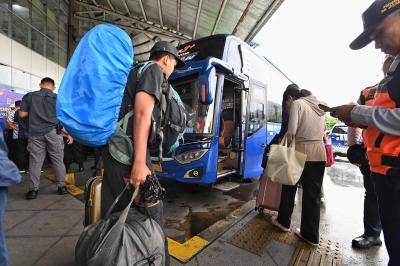 Jelang Arus Mudik Nataru 2025/2026: Kemenhub Pastikan Armada Bus Gratis Lolos Uji Ketat, Ancaman Kecelakaan Maut Terhindar? Ini Detailnya!