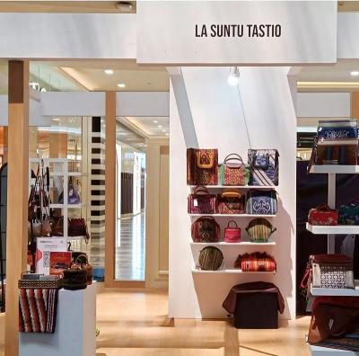 Revolusi Tenun Lokal: Bagaimana La Suntu Tastio, UMKM Binaan BRI, Menggebrak Pasar Fashion Nasional dengan Sentuhan Tradisi dan Inovasi Bisnis yang Tak Terduga!