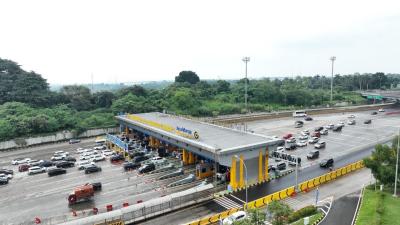 Fenomena Nataru 2025: Jutaan Warga Bergerak, Sektor Penyeberangan Melonjak Drastis, Namun Angkutan Bus Justru Melambat! Apa Implikasinya bagi Ekonomi?