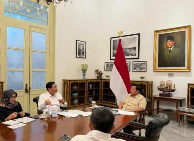 Rahasia Pertemuan Prabowo dan Luhut di Istana Terungkap! Ada Apa dengan Ekonomi Indonesia?