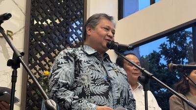 TERKUAK! Donald Trump Incar 'Harta Karun' Indonesia: Perjanjian Dagang AS-RI Siap Ubah Peta Ekonomi Global? Menko Airlangga Bongkar Detail Negosiasi Panas!