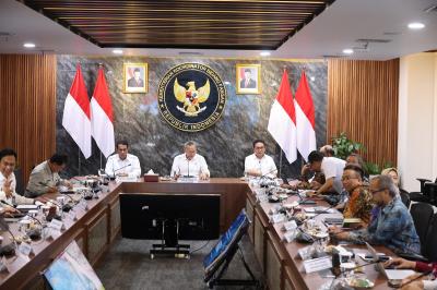 Mengejutkan! Mentan Amran Pasang Target Beras 2,5 Juta Ton di 2026: Strategi Ganda Amankan Harga Petani dan Perkuat Cadangan Pangan Nasional!