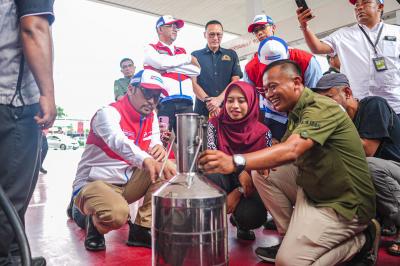 Bongkar Rahasia di Balik Pompa BBM! Pertamina dan YLKI Gelar Operasi Senyap, Pastikan Takaran Tepat Selama Nataru 2025/2026. Ribuan SPBU Siaga Penuh, Dompet Konsumen Dijamin Aman dari Kecurangan!