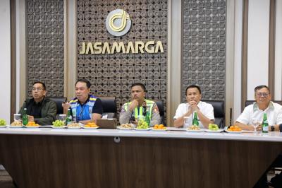 Data Mengejutkan Kemenhub: Libur Nataru 2025/2026 Sukses Besar, Angka Kecelakaan Anjlok 27%! Sinyal Positif untuk Sektor Ekonomi dan Mobilitas Nasional?