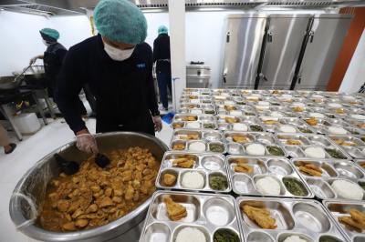 Terungkap! Gaji Sopir Program Makan Bergizi Gratis Bikin Geleng-Geleng Kepala!