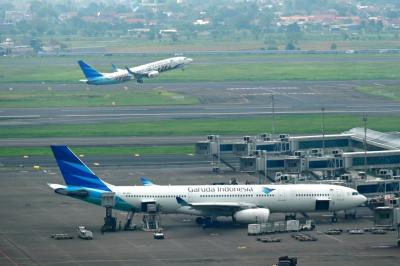 Menguak Tabir Waktu: Maskapai Legendaris Indonesia yang Berusia Nyaris Seabad, Kisah Perjuangan Tak Terduga di Balik Dominasi Langit Nusantara!