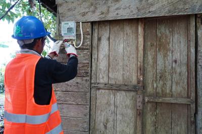 Terkuak! Perintah Kilat Prabowo ke Bahlil: Ribuan Desa Terpencil Segera Terang Benderang, Apa Dampaknya Bagi Ekonomi Nasional?
