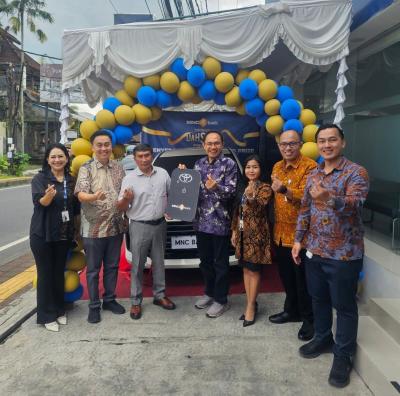 Geger! Hanya dengan Menabung, Nasabah MNC Bank di Ubud Bawa Pulang Mobil Avanza Gratis! Terungkap Strategi Bank Bikin Nasabah Banjir Hadiah!