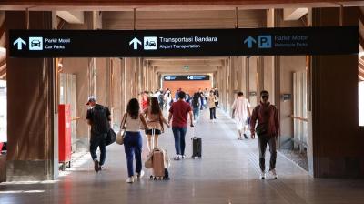 Fenomena Mengejutkan Liburan Akhir Tahun: Penerbangan Domestik Sepi, Sementara Langit Internasional Penuh Sesak. Ada Apa dengan Preferensi Wisatawan Indonesia?