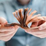 Terjebak Pinjol? Jangan Panik! Ini yang Terjadi Setelah 90 Hari Gagal Bayar!