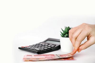 TERKUAK! Batasan Nyata Pinjol Mengintip Privasi Anda: Benarkah Mereka Tahu Setiap Gerak-Gerik Anda? OJK Beri Jawaban Tegas yang Bikin Lega!