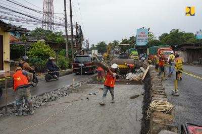 Menteri PU Kaget! 1.463 Lubang 'Neraka' di Jalur Parung-Cilodong Ancam Roda Ekonomi, Target Perbaikan Kilat Demi Kelancaran Bisnis!