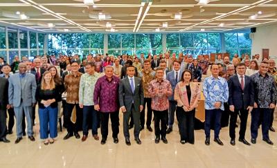 USD50 Miliar Hanya Pemanasan? Kadin dan Kemlu Ungkap Target Perdagangan Fantastis 2026, Strategi 'Jurus Maut' Ini Siap Guncang Ekonomi RI!