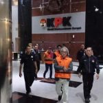 GEMPAR! KPK Guncang Kemenkeu: Pejabat Pajak & Bea Cukai Diciduk! Skandal Barang KW Lolos Tanpa Cek Terbongkar, Miliaran Rupiah Terancam Hilang? Reaksi Menkeu Purbaya Bikin Melongo!