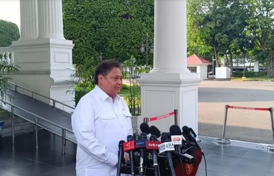 GEMPAR! Outlook Kredit RI Dipangkas Moody's, Menko Airlangga Ungkap 'Kartu As' Baru untuk Lindungi APBN dan Genjot Investasi Nasional!
