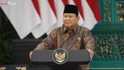 GEGER! 3 Kursi Kekuasaan OJK Menanti Tuannya, Presiden Prabowo Siap Ambil Keputusan Krusial. Siapa yang Akan Memimpin Pengawas Keuangan Indonesia?