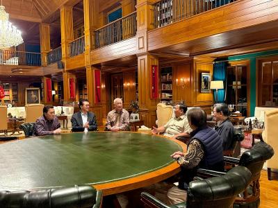 Geger Ekonomi! Prabowo Kumpulkan 5 Raja Bisnis Indonesia di Hambalang: Apa Rencana Besar di Balik Pertemuan 4,5 Jam yang Akan Mengubah Arah Perekonomian Nasional?