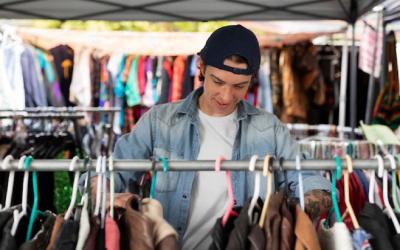 Ekonomi Bergolak! Terungkap Alasan Sebenarnya RI Impor 'Pakaian Hancur' dari AS: Bukan untuk Thrifting, Melainkan Strategi Brilian Penopang Industri Tekstil Nasional yang Jarang Diketahui Publik!