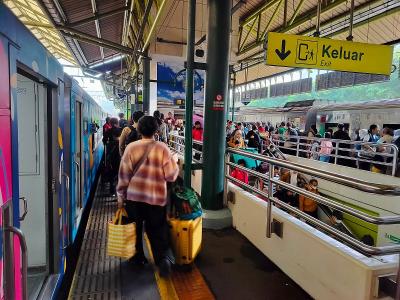 REVOLUSI MUDIK LEBARAN 2026! KAI Luncurkan Tiket Kereta Ekonomi 'Kerakyatan' dengan Fasilitas Mewah, Dijual Hari Ini! Jangan Kaget Lihat Perubahannya!