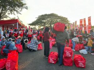 Rezeki Nomplok Musim Mudik 2026: Dari Tiket Bus Gratis, Member Setia Alfamart Ini Justru Bawa Pulang Mobil Listrik Premium Denza D9 Senilai Nyaris Rp1 Miliar! Bagaimana Bisa?