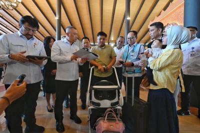 Diskon Tiket Lebaran Mengalir Deras, Menhub Dudy Justru Soroti 'Permainan' Agen Online di Bandara Soetta: Siapa Sebenarnya yang Untung Besar?