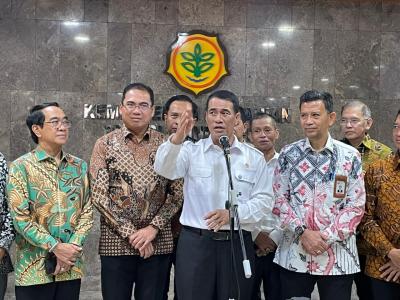 Rp10.000 Triliun Bukan Mimpi! Mentan Ungkap 'Harta Karun Tersembunyi' Indonesia dari Gambir dan Kelapa, Siap Ubah Wajah Ekonomi Nasional?