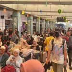 H-1 Lebaran 2026: Stasiun Pasar Senen 'Meledak' Dijejali Pemudik, Sinyal Kuat Perputaran Ekonomi Nasional?