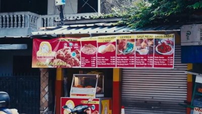 Terkuak! Bukan Sekadar Rasa, Inilah Otak di Balik Kelancaran Arus Kas Gerai Fried Chicken Populer di Era Digital: Kisah Fatimah yang Bikin Omzet Melejit!