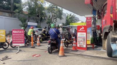 Geger! Harga Pertamax Tembus Rp16.250, Antrean Pertalite Membludak di Ibu Kota: Sinyal Krisis Daya Beli?