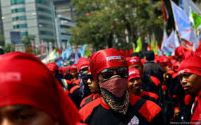 Dana Pensiun Terancam! Pekerja Protes Keras Pemotongan Pajak JHT 5%, Sebut Kebijakan 'Melukai Keadilan' di Tengah Badai PHK dan Inflasi! Ada Apa Sebenarnya?