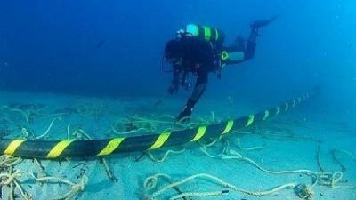 Konektivitas Digital Indonesia Melejit! SKKL Rising 8, Proyek Kabel Laut Mandiri Pertama, Resmi Beroperasi: Siap Jadi Kunci Dominasi Ekonomi Digital Regional?