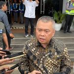 GEGER! Kebijakan Potongan Aplikasi Ojol 8% Hanya Separuh Jalan? Menhub Beberkan Alasan Taksi Online 'Lolos' dari Aturan Ini, Ada Apa Sebenarnya?