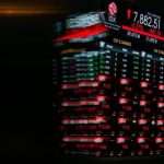 Saat IHSG Pesta Cuan, 10 Saham Ini Malah 'Berdarah-darah': Terkuak Penyebab Anjloknya DPUM dan RDTX! Investor Wajib Tahu!
